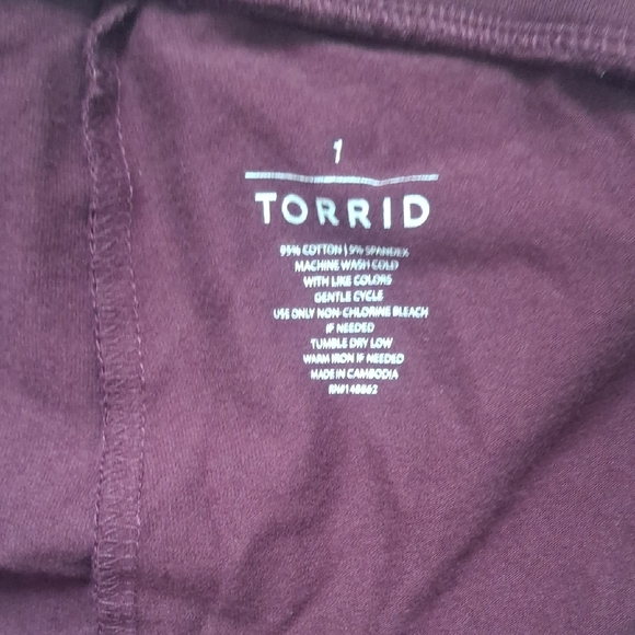Torrid Wome's Deep Burgundy Leggings size 1 - Picture 2 of 6